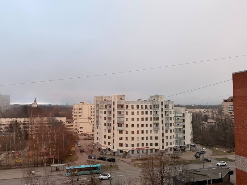 Сегодня странный день, то палящее солнце, то набегает